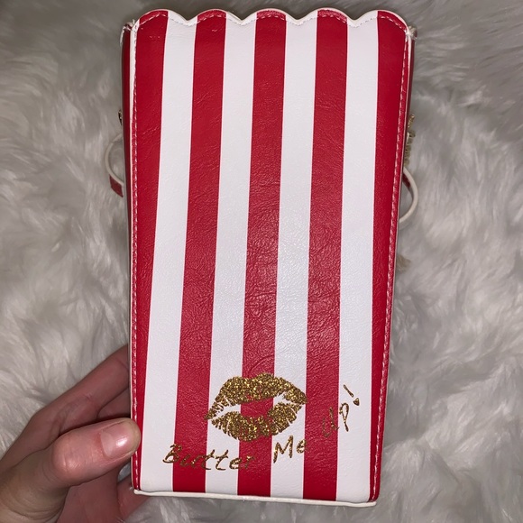 BETSEY JOHNSON POPCORN! 🍿